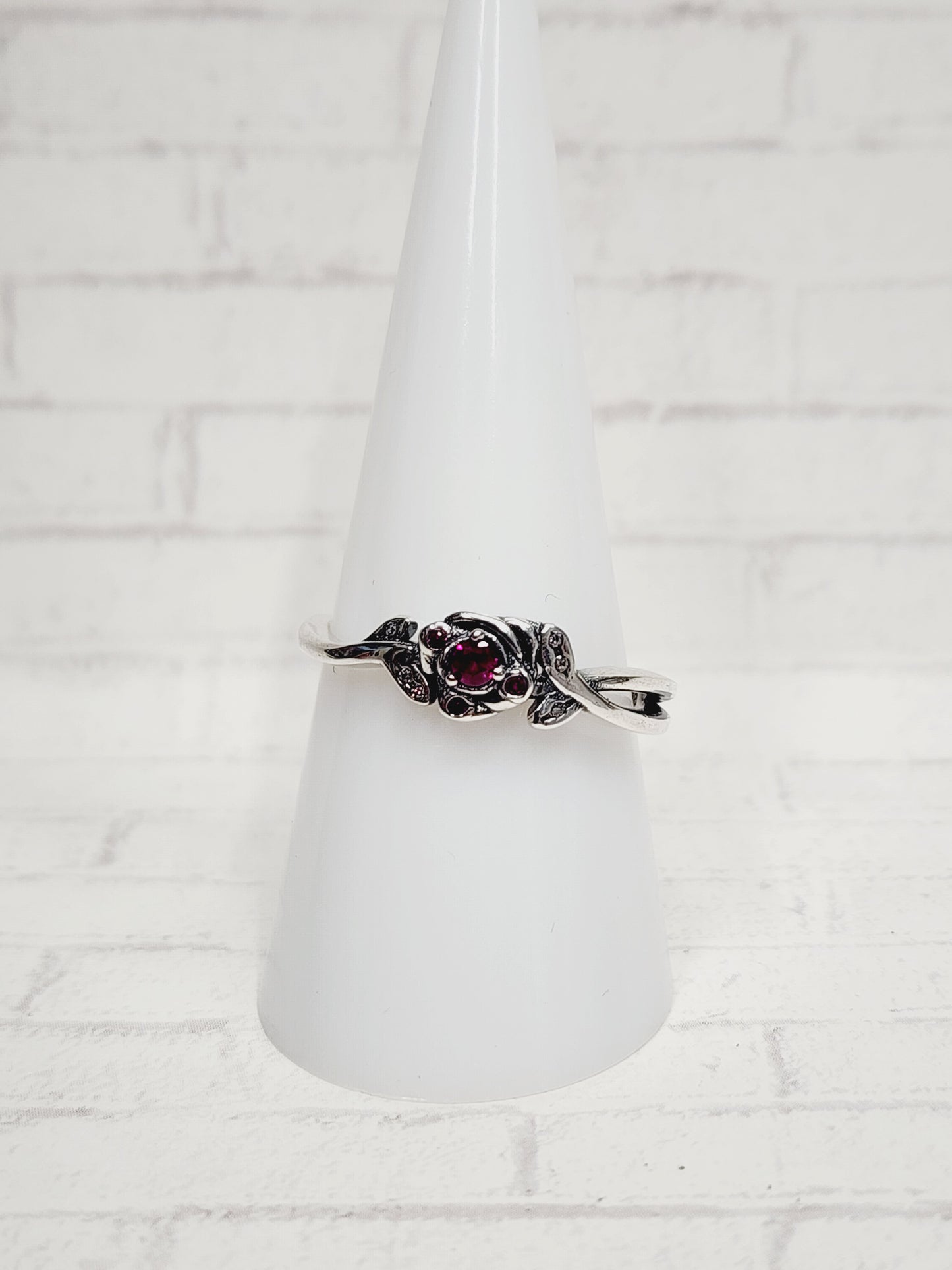 Size 9 Sterling Silver - 919 Red Rose